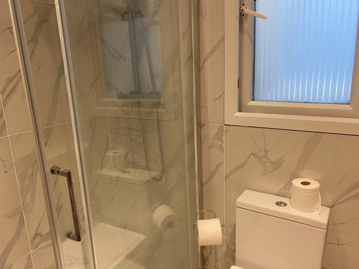 1 Studio Room Near Central Лондон Экстерьер фото