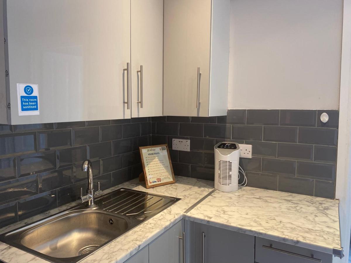 1 Studio Room Near Central Лондон Экстерьер фото