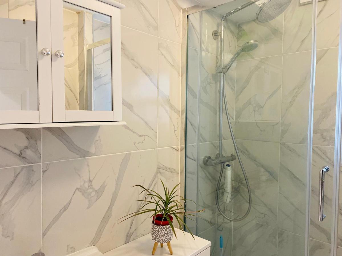 1 Studio Room Near Central Лондон Экстерьер фото